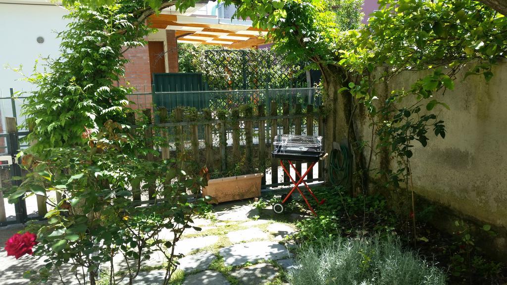 B&B Casa Di Claudia Marina Di Carrara Extérieur photo